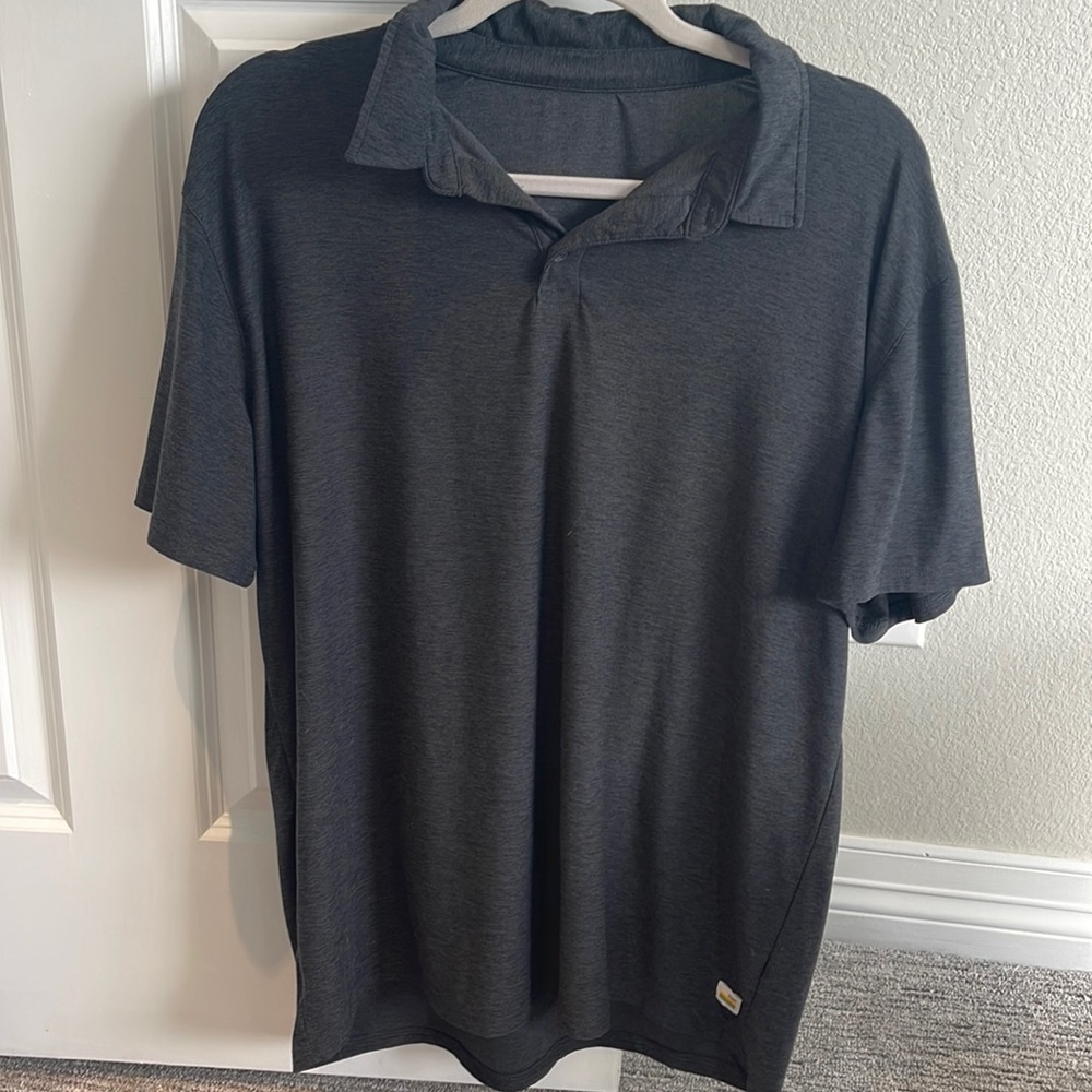 Vuori men’s collared tee